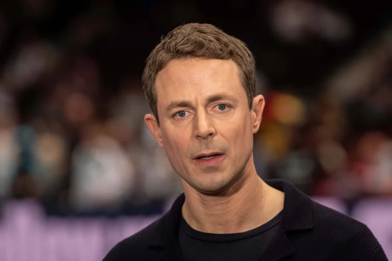 Alexander Bommes Krebserkrankung Was wirklich hinter den Spekulationen steckt Alexander Bommes Krebserkrankung